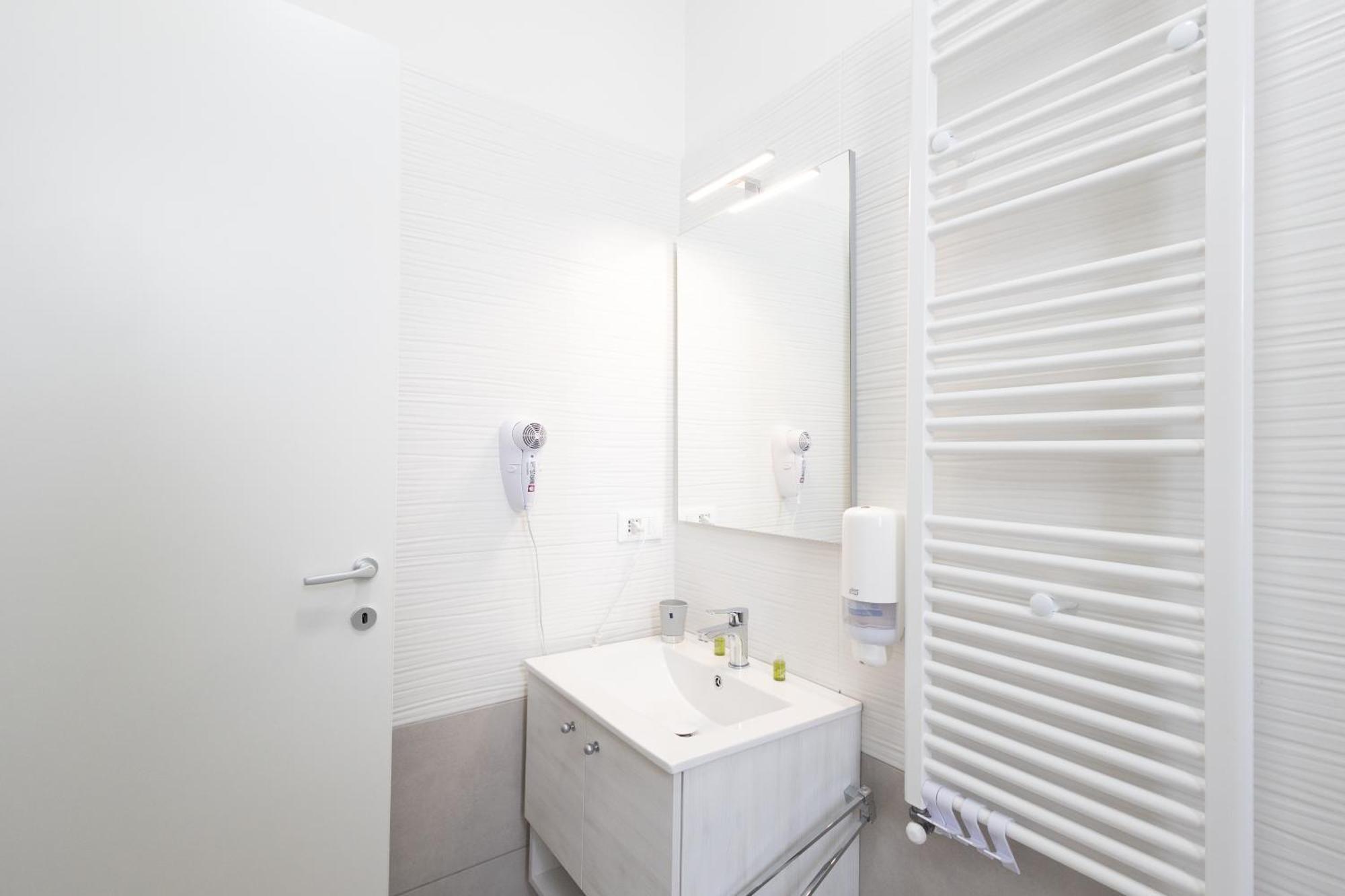59 Tourist House Bologna Lame - Self Check-In Apartment Bagian luar foto